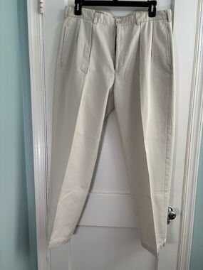 Ralph Lauren Men's Pleated Chinos in Cream